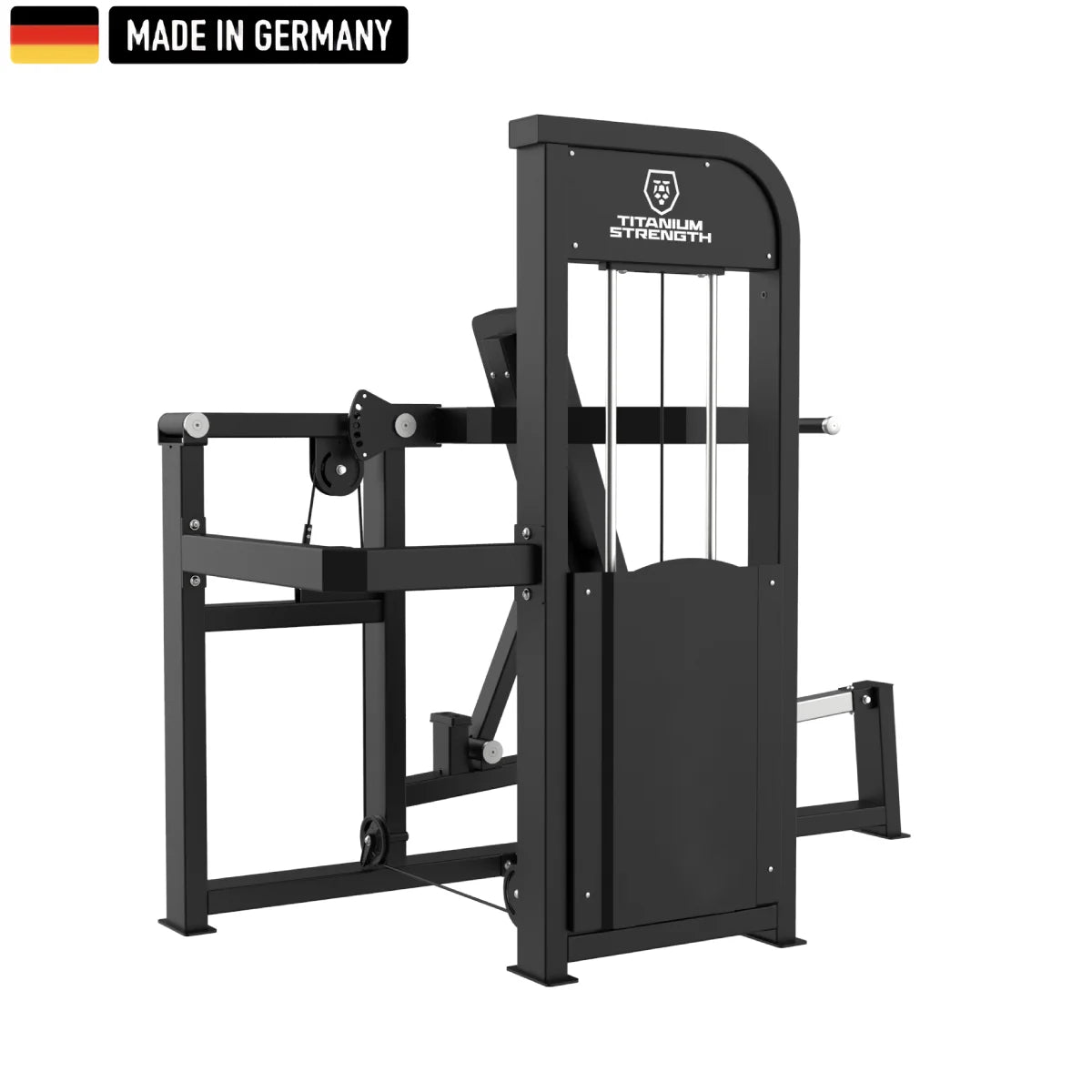 Ein Mann trainiert auf der Titanium Strength Elite Series Adjustable Chest Press Maschine, mit Fokus auf korrekte Haltung und Muskelaktivierung. Perfekt für ein professionelles Fitnessstudio-Training