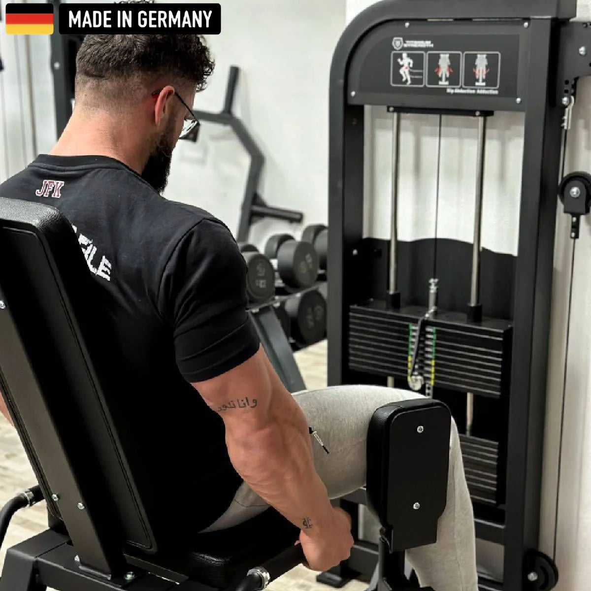 Professionelle Beinpresse und Beinstrecker Maschine aus der Titanium Strength Elite Series mit robustem Design und höchster Qualität, ideal für Fitnessstudios. Hergestellt in Deutschland