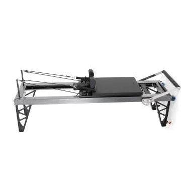 Elina Pilates Aluminum Reformer HL3 with Tower – modern Pilates device made of aluminum with integrated tower and adjustable components.
